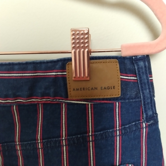 American Eagle Dark Wash Denim Hi Rise Mini Skirt with Raw Hem Size 6 - Picture 6 of 13